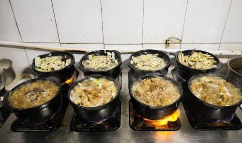砂锅老板在线视频,传统美食制作背后的故事